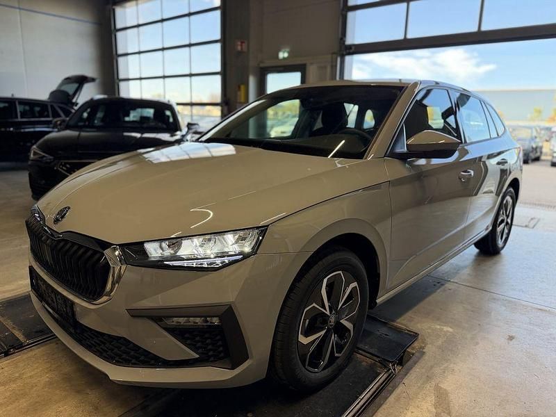 Graphite grau metallic Neu 2025 Skoda Scala Kleinwagen | 20.500 € (Fairer Preis) - Bild 1/4