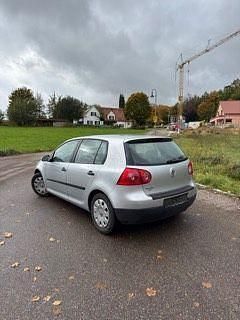 Gebraucht VW Golf V 105 PS (77 kW) 2004 Silber Kleinwagen