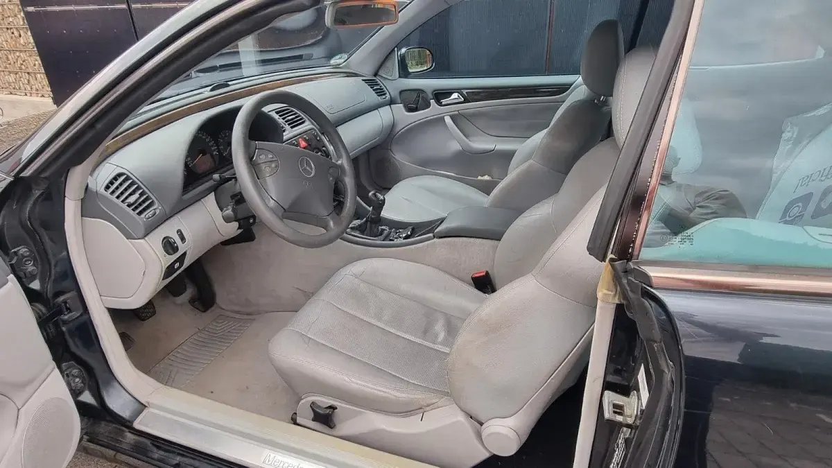 Gebraucht Mercedes CLK230 Avantgarde 193 PS (141 kW) 2000 Cabrio