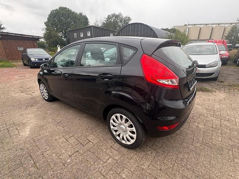 Gebraucht Ford Fiesta Trend 82 PS (60 kW) 2010 Schwarz Kleinwagen