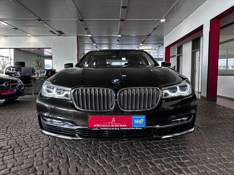Gebraucht BMW 750 Sport Line 400 PS (294 kW) 2016 Grau Limousine