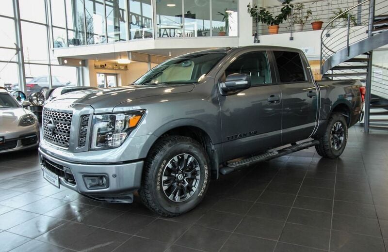 Gun metallic monotone Gebraucht 2019 Nissan Titan Platinum Abholung | 47.800 € - Bild 1/4