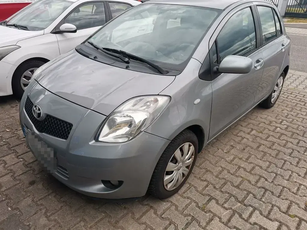 Gebraucht Toyota Yaris 87 PS (63 kW) 2008 Silber Kleinwagen