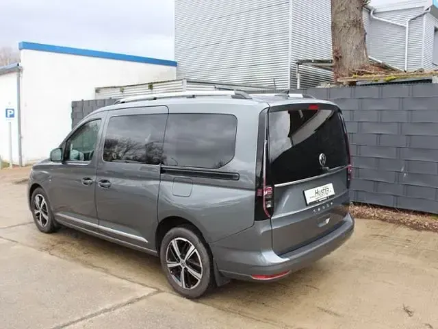 Gebraucht VW Caddy Style 114 PS (83 kW) 2024 Grau Van / Kleinbus