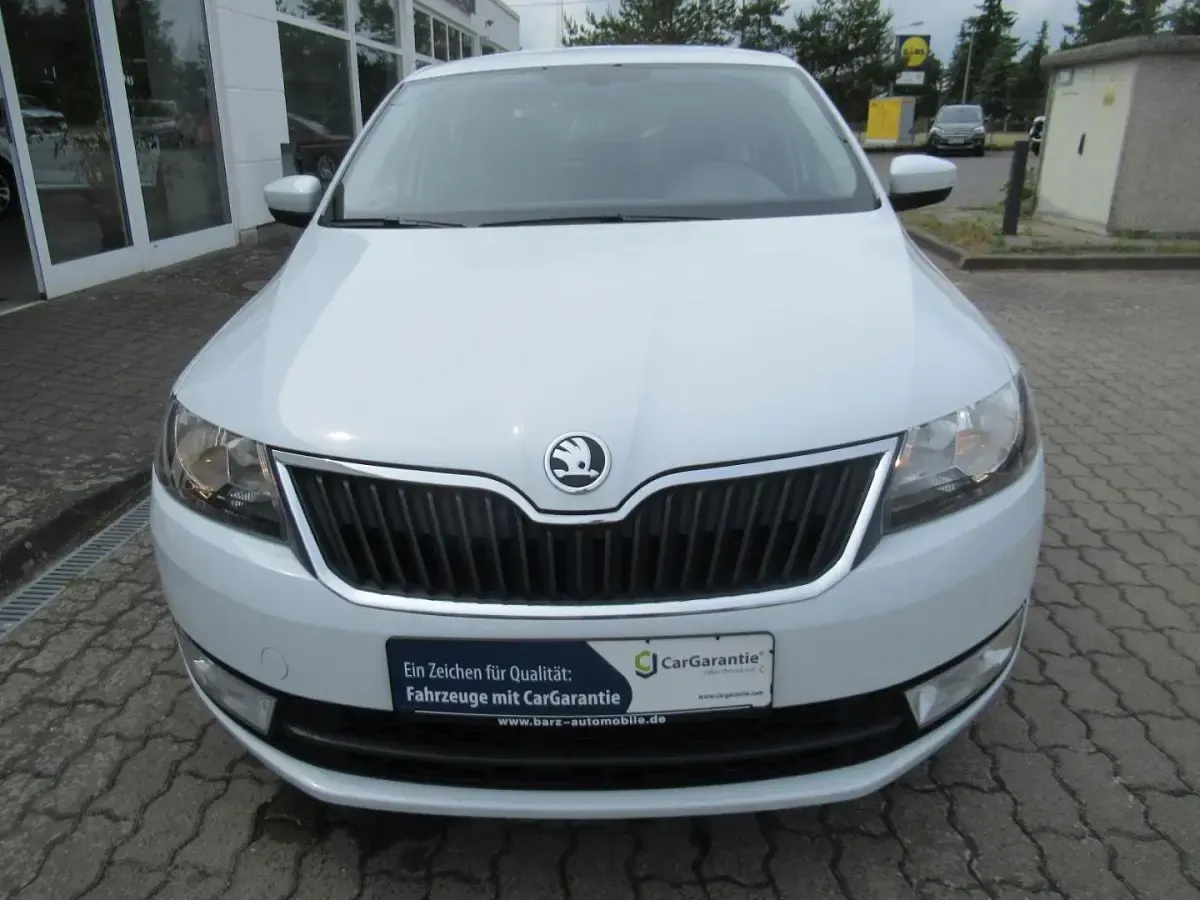 Gebraucht Skoda Rapid Style 90 PS (66 kW) 2016 Weiß Kleinwagen