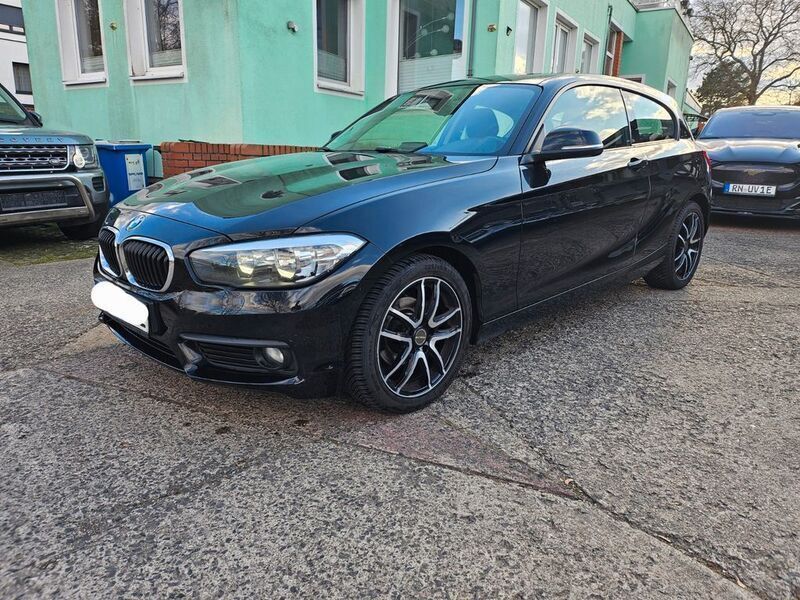 Schwarz Gebraucht 2016 BMW 116 Advantage Kleinwagen | 6.898 € (Superpreis) - Bild 1/4