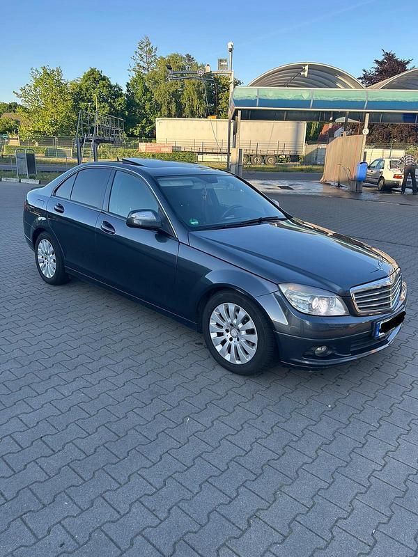 Silber Gebraucht 2007 Mercedes C220 Limousine | 4.200 € (Fairer Preis) - Bild 1/4