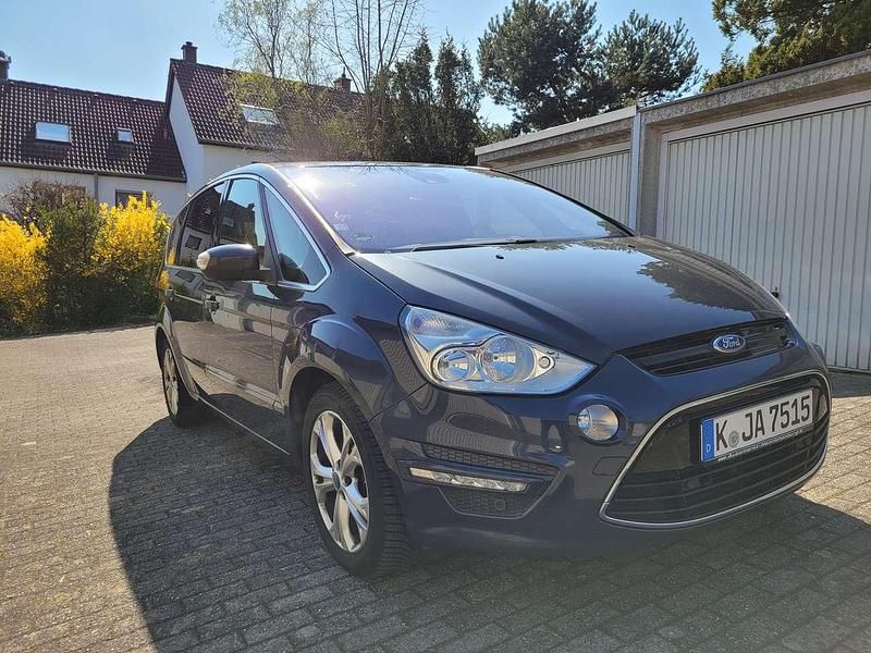 Gebraucht Ford S-MAX Titanium 163 PS (119 kW) 2014 Grau Van / Kleinbus