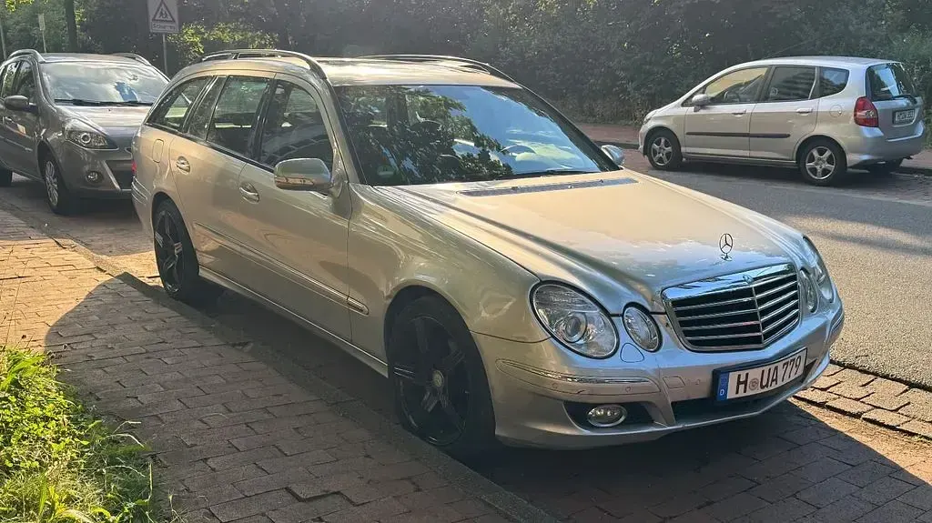Gebraucht Mercedes E220 Elegance 170 PS (125 kW) 2008 Silber Limousine