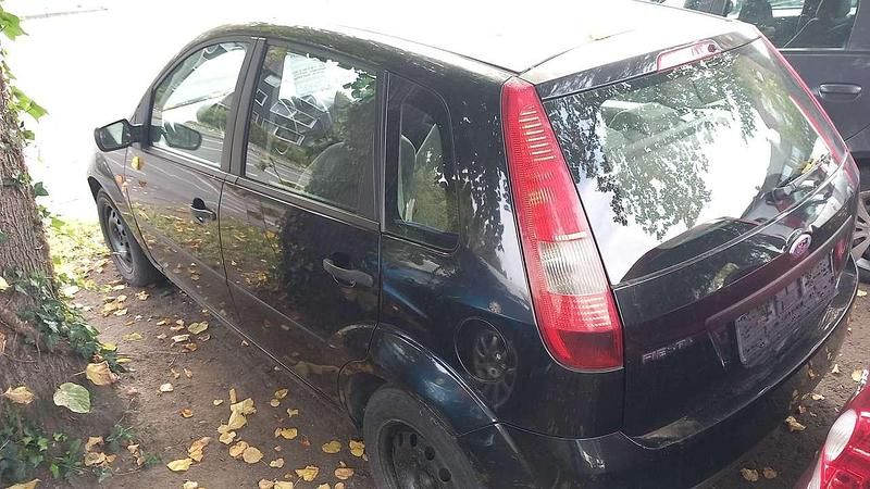 Gebraucht Ford Fiesta 69 PS (50 kW) 2003 Schwarz Kleinwagen