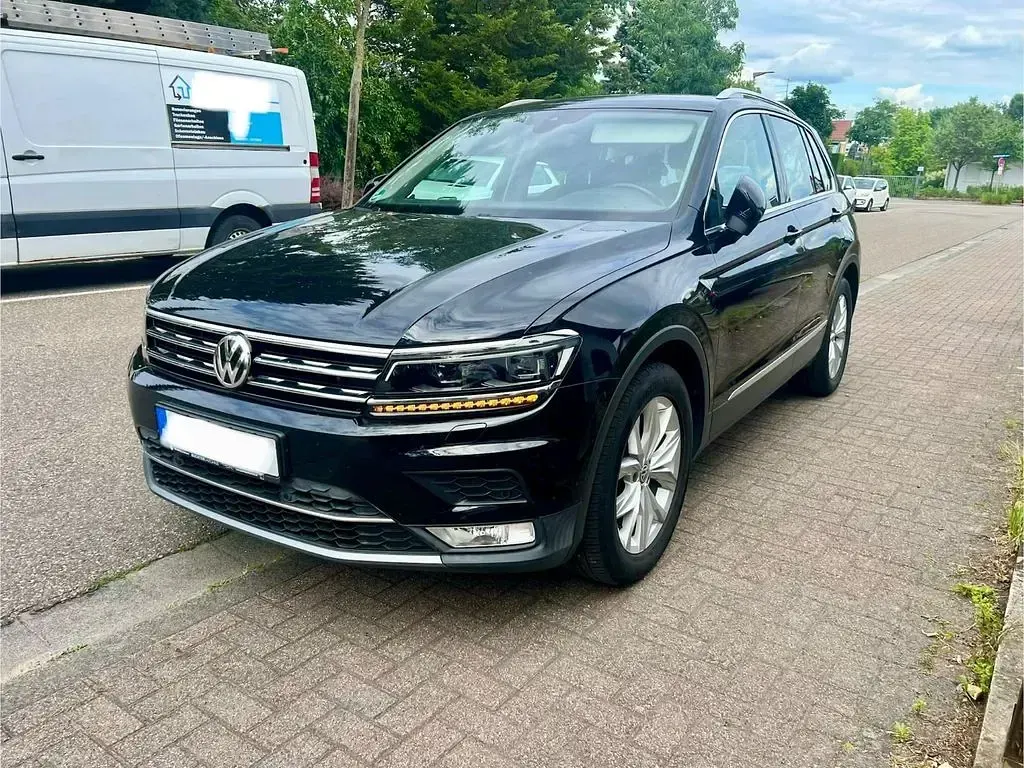 Gebraucht VW Tiguan Highline 150 PS (110 kW) 2016 Schwarz SUV