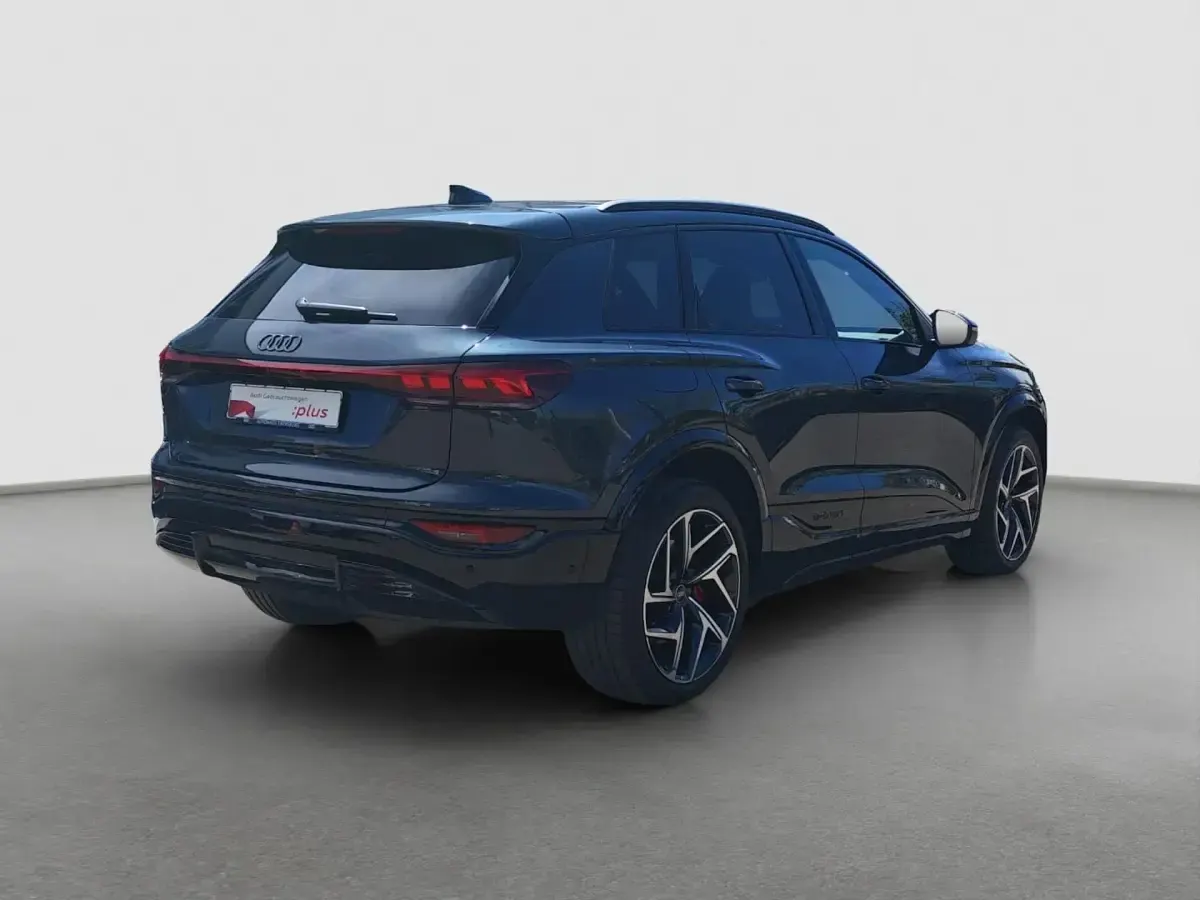Gebraucht Audi SQ6 e-tron Ambiente 359 kW (489 PS) 2025 Manhattangrau metallic SUV