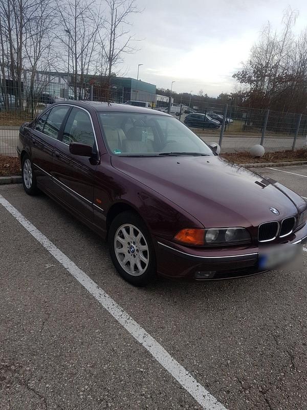 Gebraucht BMW 523 170 PS (125 kW) 1998 Rot Limousine