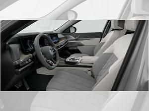 Gebraucht BMW i7 484 kW (659 PS) 2025 Grau (sonderlackierung bmw frozen dark grey ii meta) Limousine