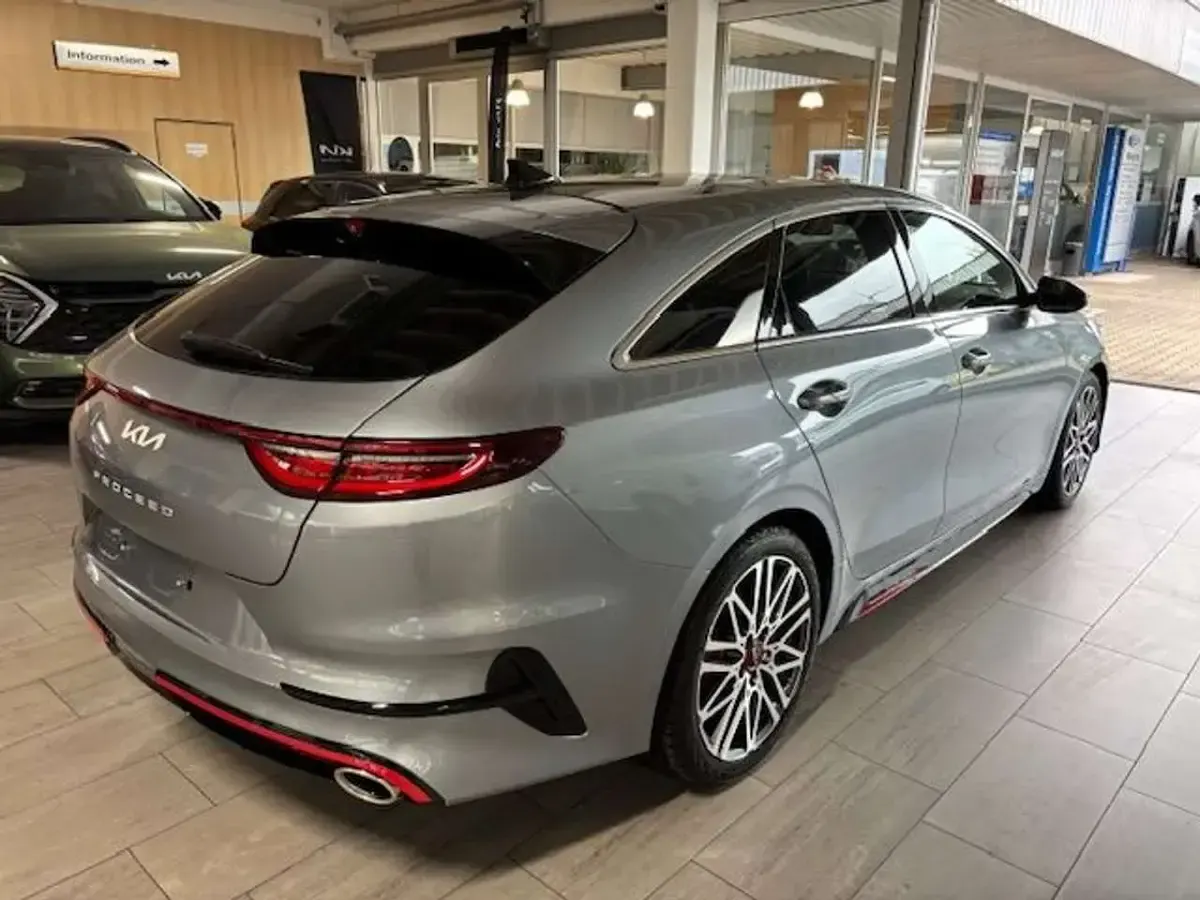 Używany Kia ProCeed GT 204 KM (150 kW) 2022 Srebrny Hatchback