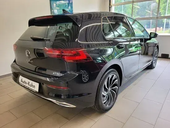 Gebraucht VW Golf VII Active 150 PS (110 kW) 2021 Schwarz Kleinwagen