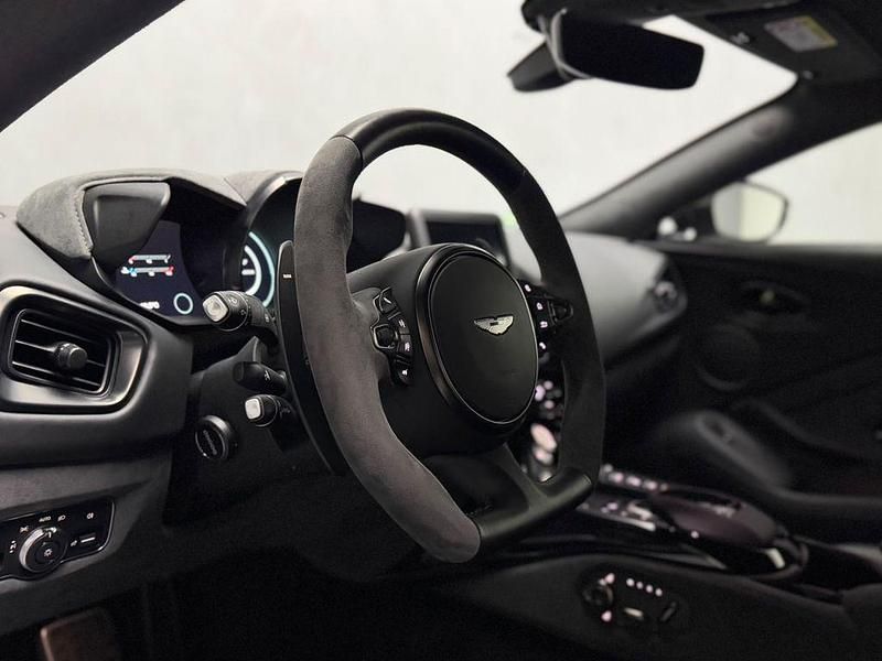 Gebraucht Aston Martin V8 Vantage 534 PS (392 kW) 2022 Schwarz