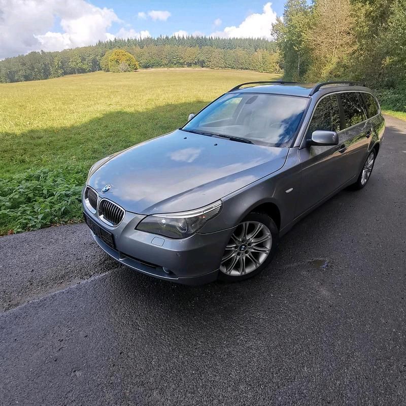 Grau Gebraucht 2006 BMW 530 Kombi | 6.499 € (Fairer Preis) - Bild 1/4