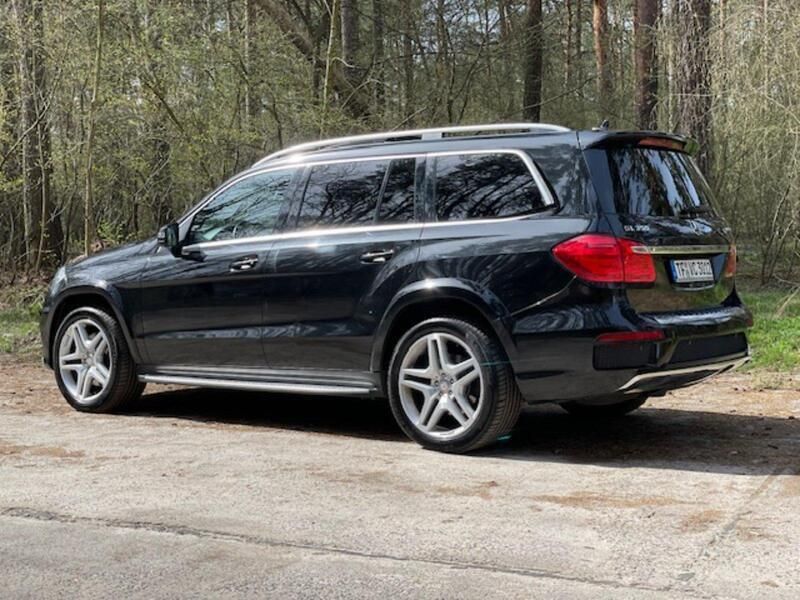 Schwarz Gebraucht 2014 Mercedes GL350 AMG line SUV | 30.500 € (Etwas zu teuer) - Bild 1/4
