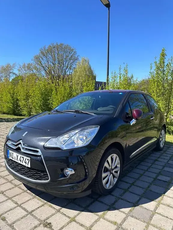 Gebraucht Citroën DS3 Chic 95 PS (69 kW) 2011 Schwarz Kleinwagen