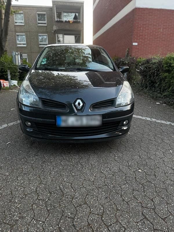 Second-hand Renault Clio II 75 CP (55 kW) 2006 Hatchback