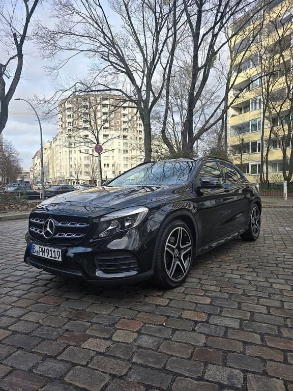 Schwarz Gebraucht 2019 Mercedes GLA250 SUV | 22.500 € (Superpreis) - Bild 1/4