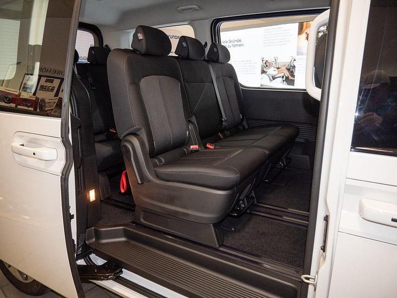Gebraucht Hyundai Staria Trend 224 PS (164 kW) 2024 Creamy white Van / Kleinbus