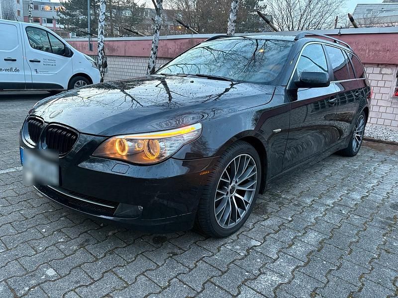 Gebraucht BMW 525 197 PS (144 kW) 2008 Schwarz Kombi