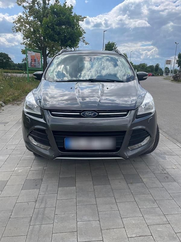 Grau Gebraucht 2016 Ford Kuga SUV | 9.000 € (Superpreis) - Bild 1/4