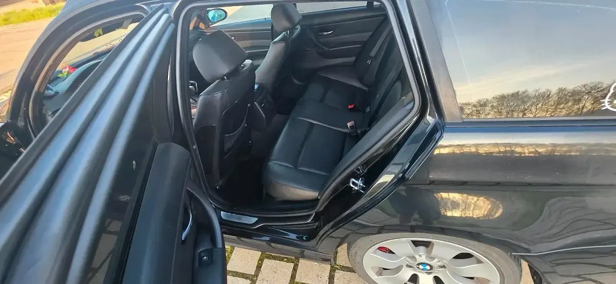 Gebraucht BMW 330 241 PS (177 kW) 2006 Schwarz Kombi