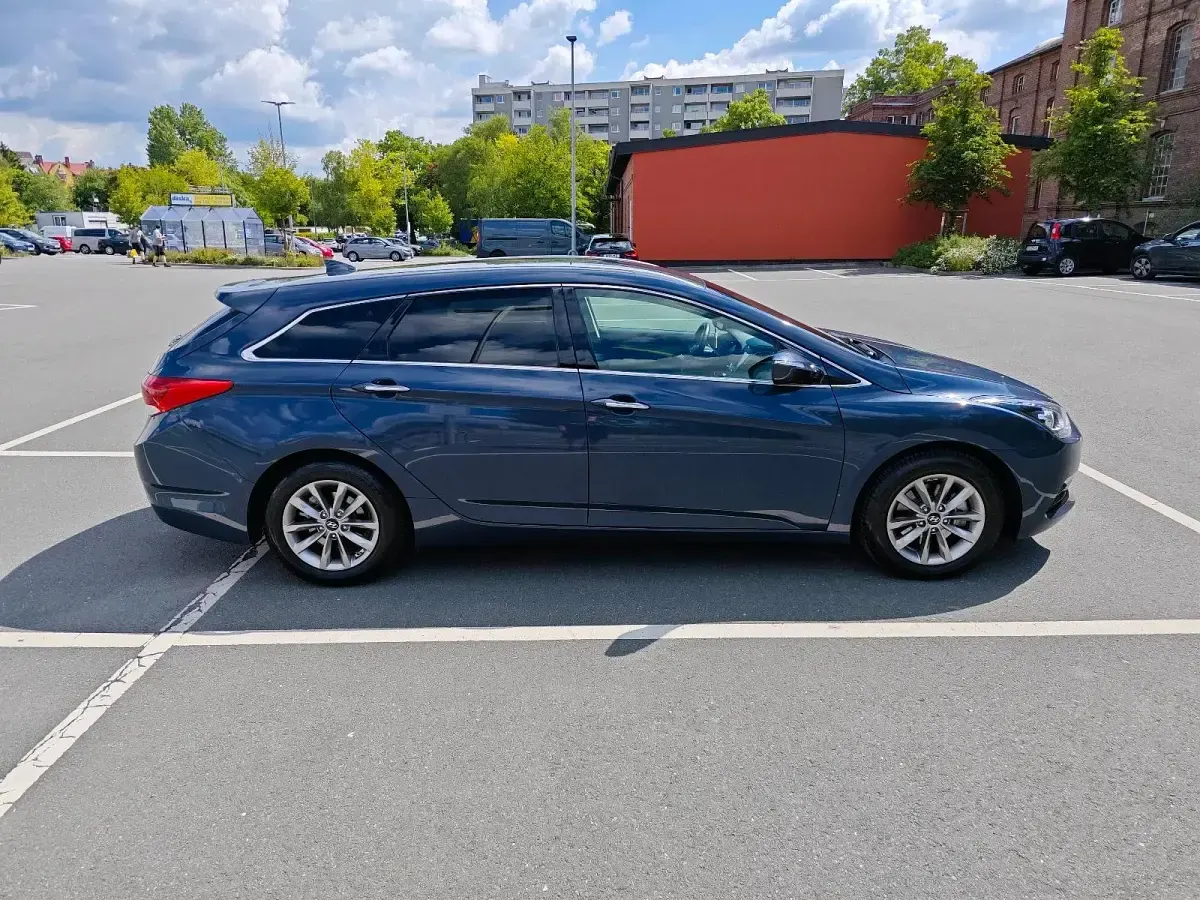Gebraucht Hyundai i40 141 PS (103 kW) 2017 Blau Kombi