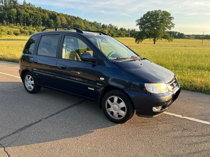 Blau Gebraucht 2004 Hyundai Matrix GLS Van / Kleinbus | 950 € (Fairer Preis) - Bild 1/4