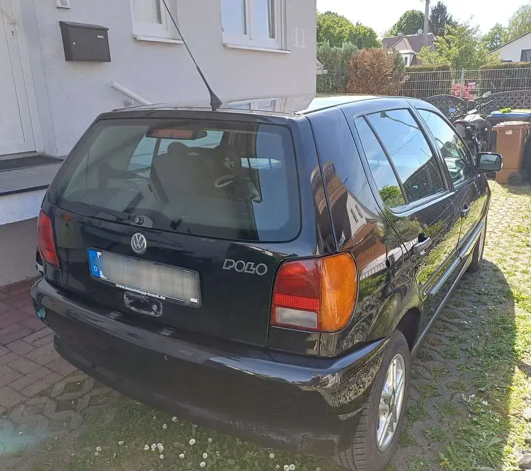 Second-hand VW Polo Comfortline 60 CP (44 kW) 1997 Berlinǎ