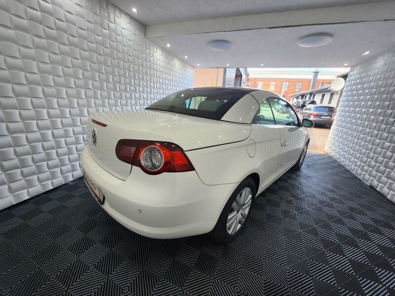 Gebraucht VW Eos 140 PS (102 kW) 2007 Weiß Cabrio