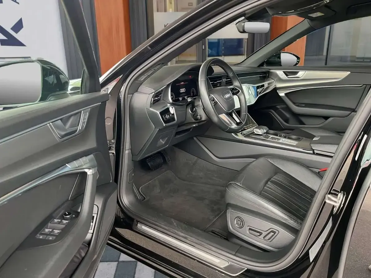 Gebraucht Audi A6 Design 204 PS (150 kW) 2023 Schwarz Limousine