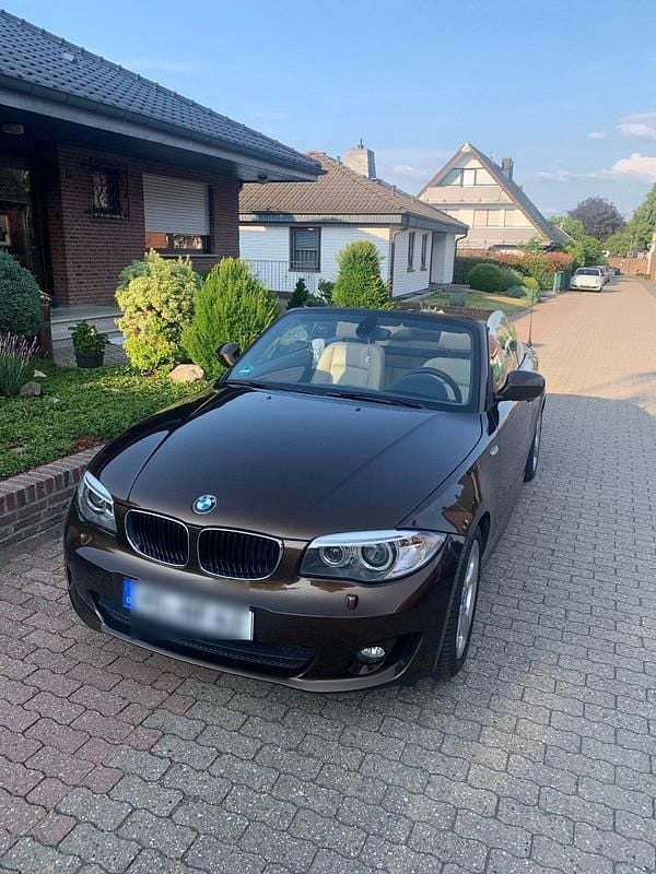 Gebraucht BMW 118 Cabriolet 143 PS (105 kW) 2011 Braun Cabrio