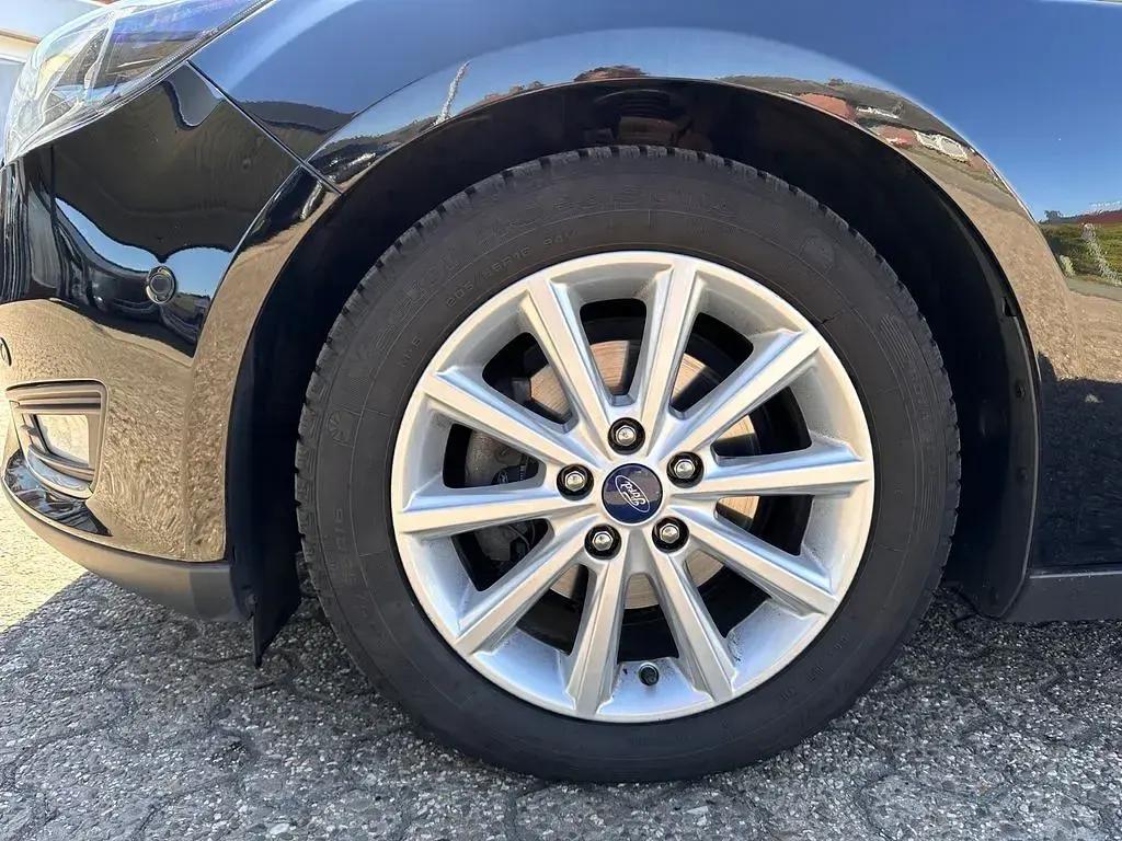 Second-hand Ford Focus Titanium 120 CP (88 kW) 2017 Negru Berlinǎ