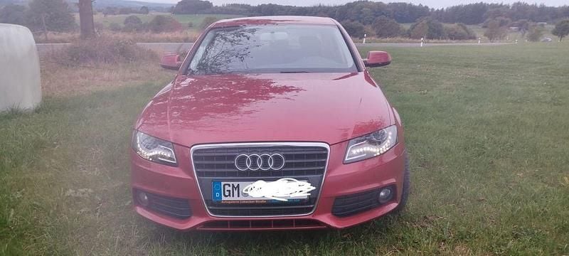 Gebraucht Audi A4 Attraction 120 PS (88 kW) 2011 Rot Limousine