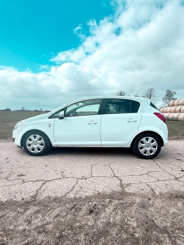 Gebraucht Opel Corsa 87 PS (63 kW) 2010 Weiß Kleinwagen
