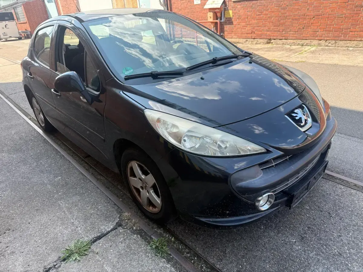 Gebraucht Peugeot 207 95 PS (69 kW) 2009 Schwarz Kleinwagen