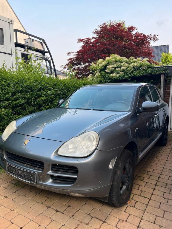 Grau Gebraucht 2004 Porsche Cayenne SUV | 2.800 € (Guter Preis) - Bild 1/3