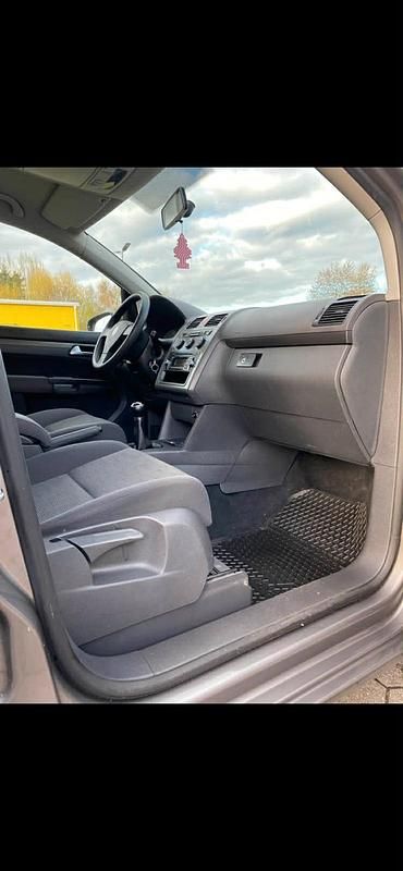 Gebraucht VW Touran 140 PS (102 kW) 2009 Grau Van / Kleinbus