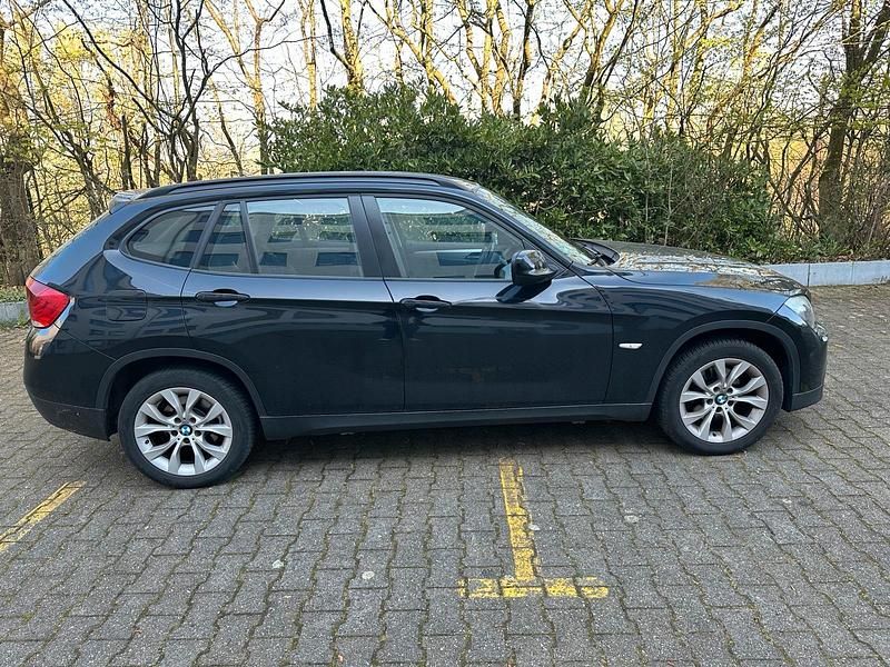 Gebraucht BMW X1 143 PS (105 kW) 2012 Schwarz SUV