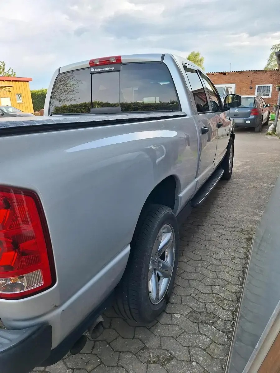Brugt Dodge Ram 350 HK (257 kW) 2005 Sølv Pickup / Ladvogn