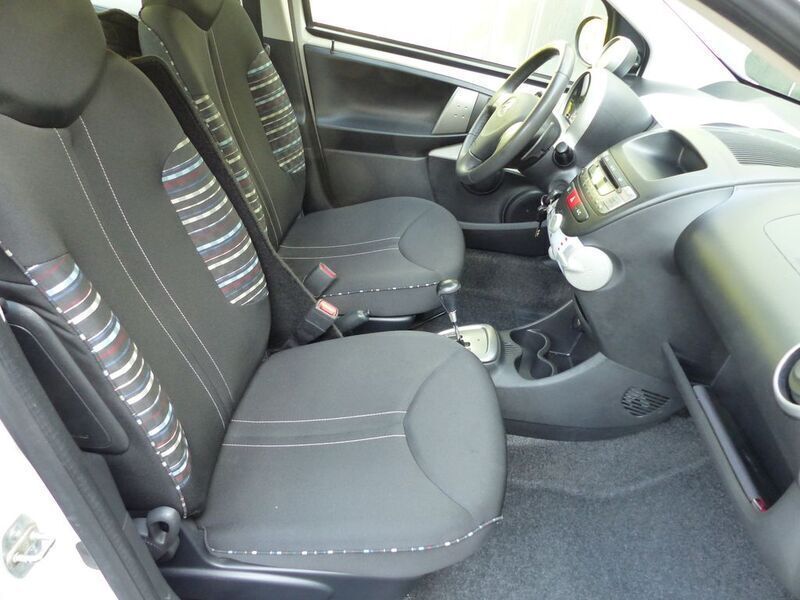 Gebraucht Citroën C1 Tendance 68 PS (50 kW) 2014 Weiß Kleinwagen