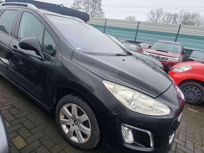 Gebraucht Peugeot 308 SW 95 PS (69 kW) 2011 Other Kombi