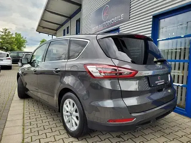 Gebraucht Ford S-MAX Titanium 160 PS (117 kW) 2017 Grau Van / Kleinbus