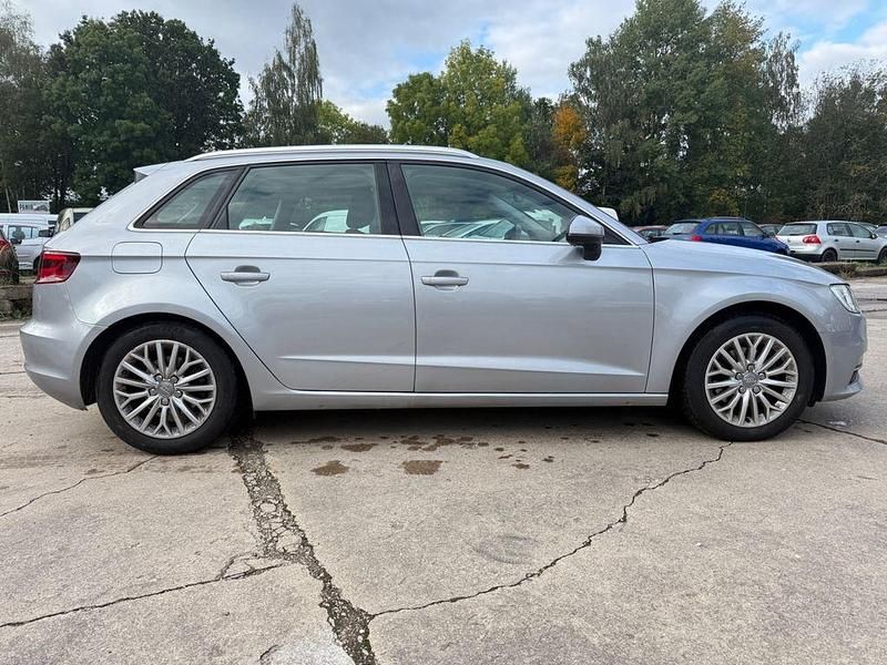 Gebraucht Audi A3 Ambiente 150 PS (110 kW) 2016 Silber Limousine