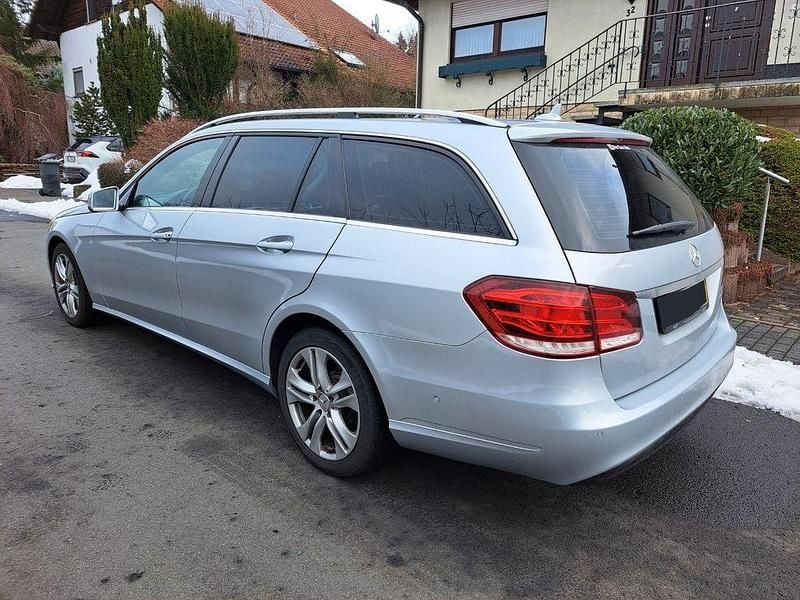 Gebraucht Mercedes E200 Elegance 184 PS (135 kW) 2014 Silber Limousine