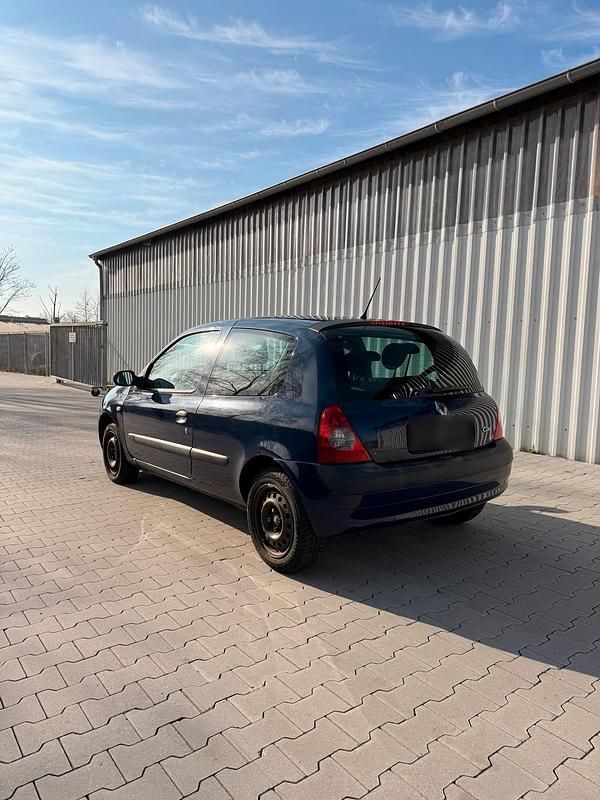 Gebraucht Renault Clio II 50 PS (36 kW) 2004 Blau Kleinwagen